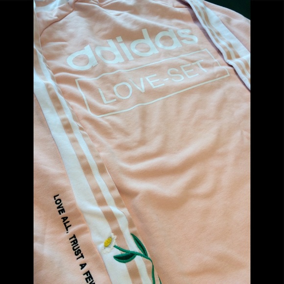 adidas Tops - Oversized adidas love sweatshirt XL pink sweater💕